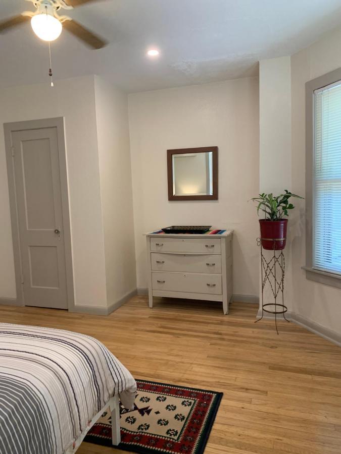 125-#4 Downtown Cozy Upstairs One Bedroom Apt 圣安东尼奥 外观 照片